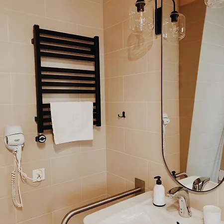 Osada Chmiel 롯지 흐미엘노